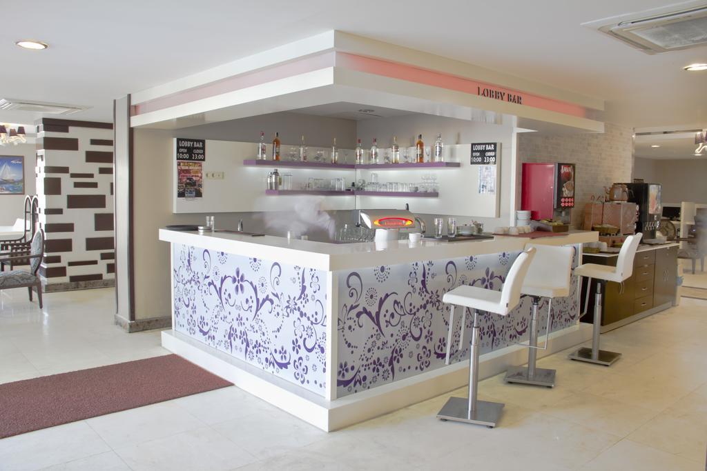 Holiday City Hotel (Adults Only) Side Exteriör bild